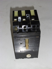 Автоматический выключатель серии АЕ-2046м 20А